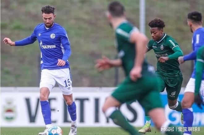 实现长足的 实现长足的